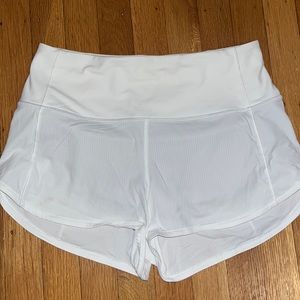 Like New Lululemon White Speed Up High Rise Lined Short 2.5” Size 4